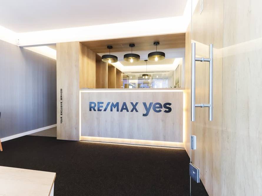 Remax Yes