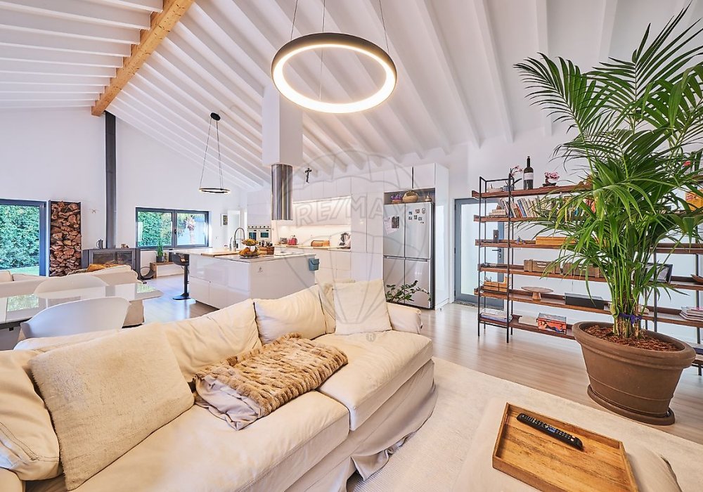 21ca2b7f-169e-4ca4-ab5b-95792a664551