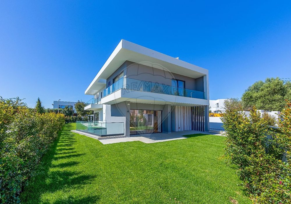 9c274bd6-42e2-4fb3-9b2f-ee469fd5a59d